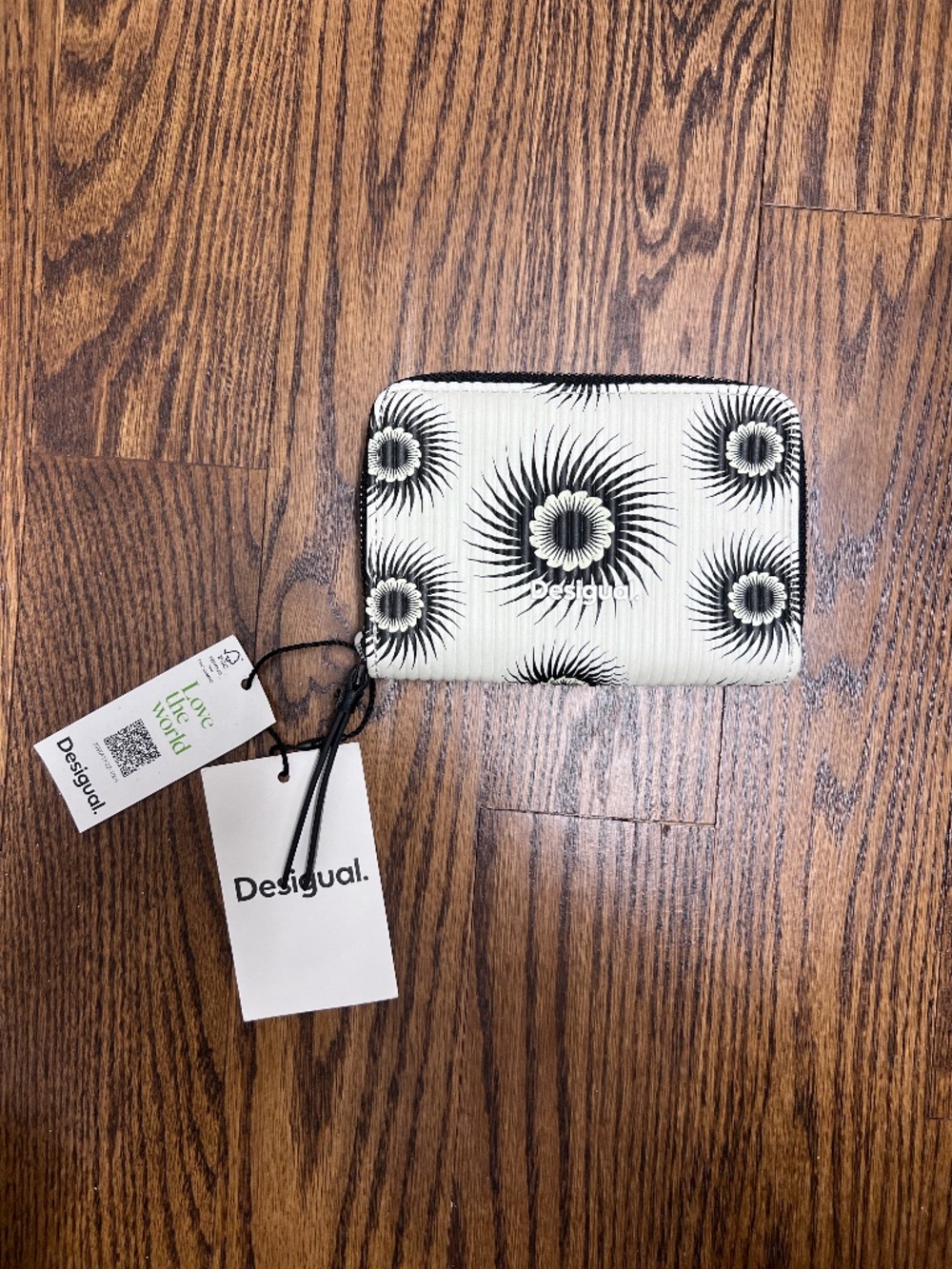 NWT Desigual Black White Floral Zip Around Wallet